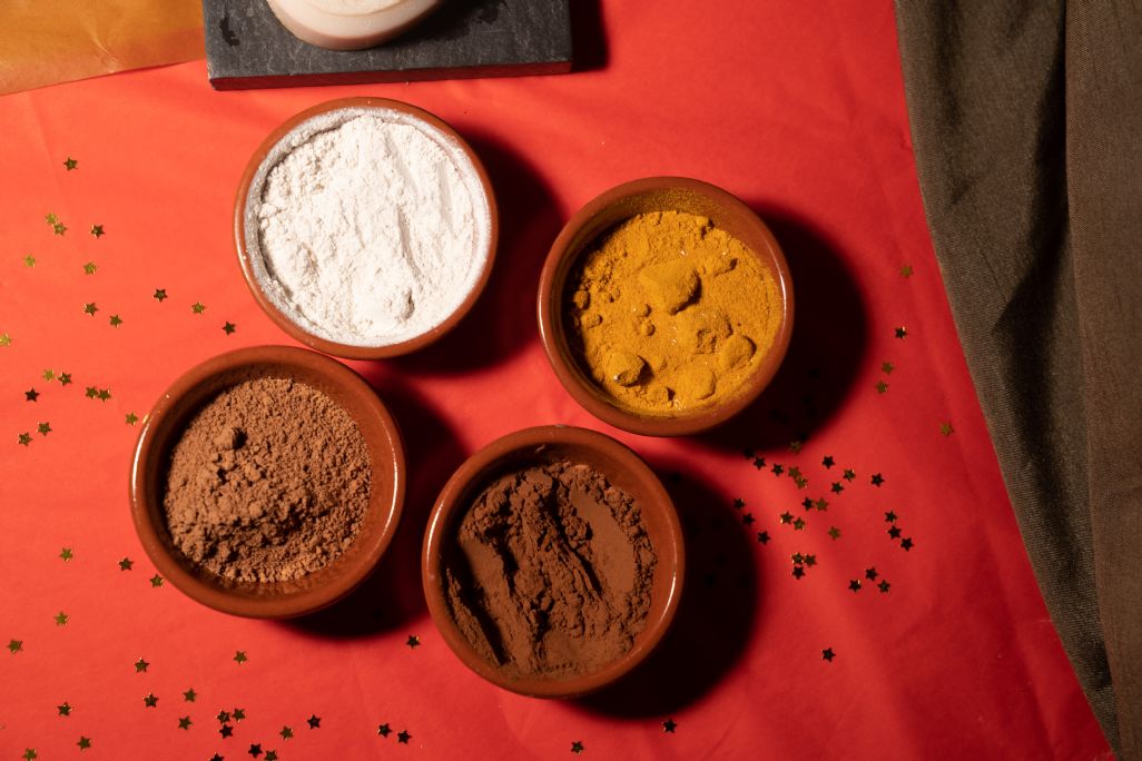 Caolin, curcuma, arcillas..son algunos de los ingredientes que utilizamos